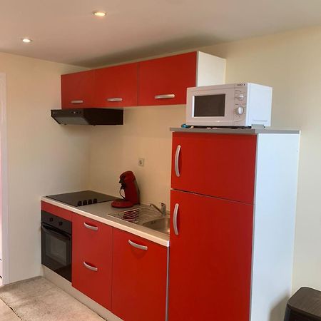 Studio Meuble Dans Une Maison Limay Exterior photo